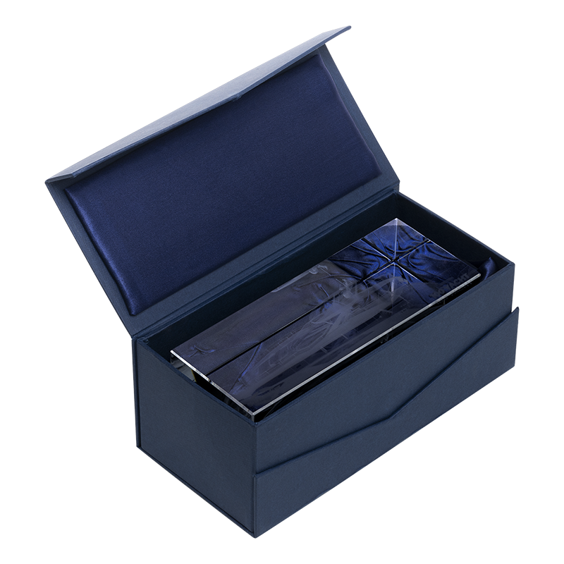 100 Yacht Crystal Paper Weight – Sunseeker Collection